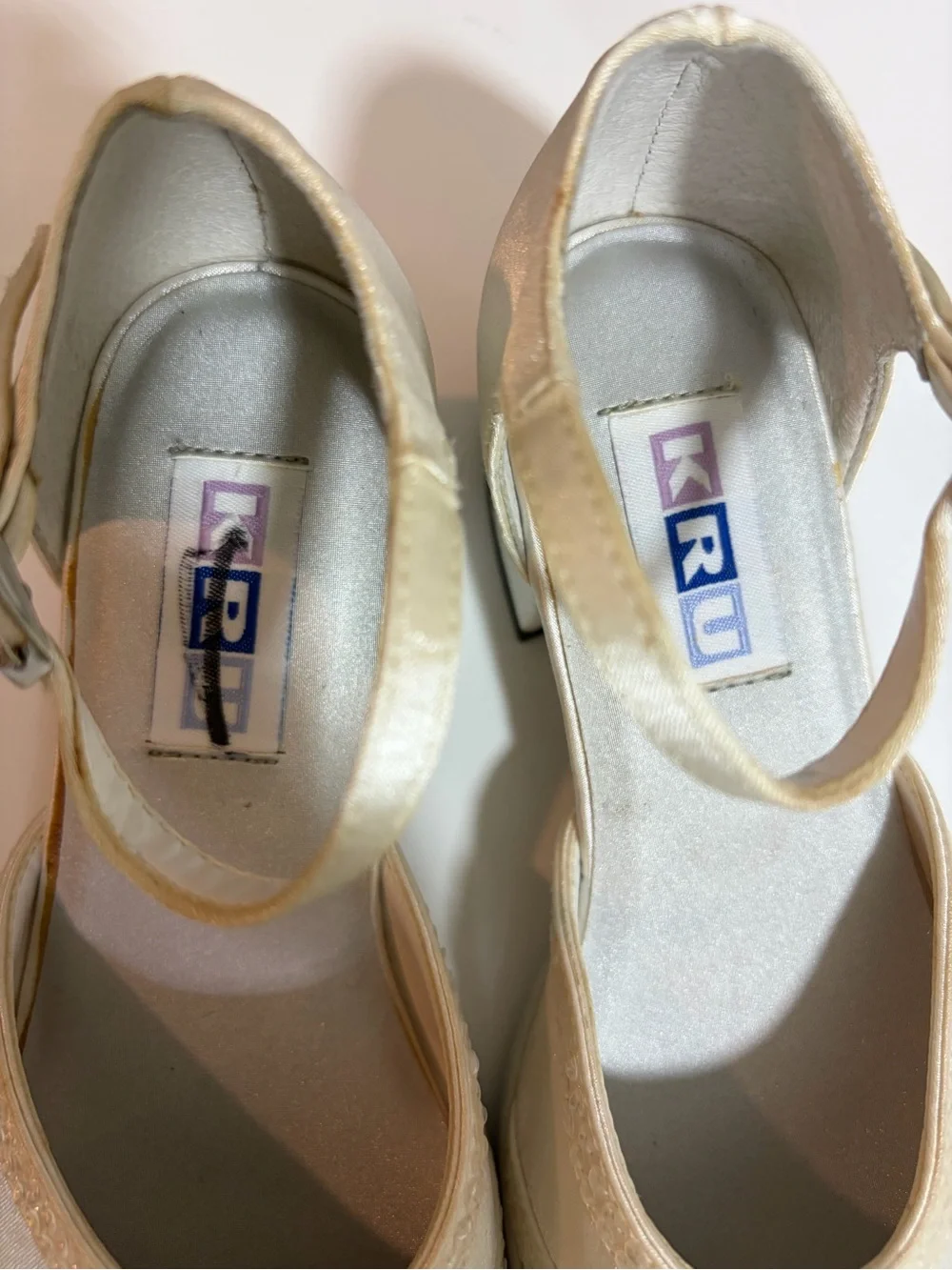 KRU Girls Elegant Ivory Satin Ankle-Strap  Dress Shoes 12.5 NIB